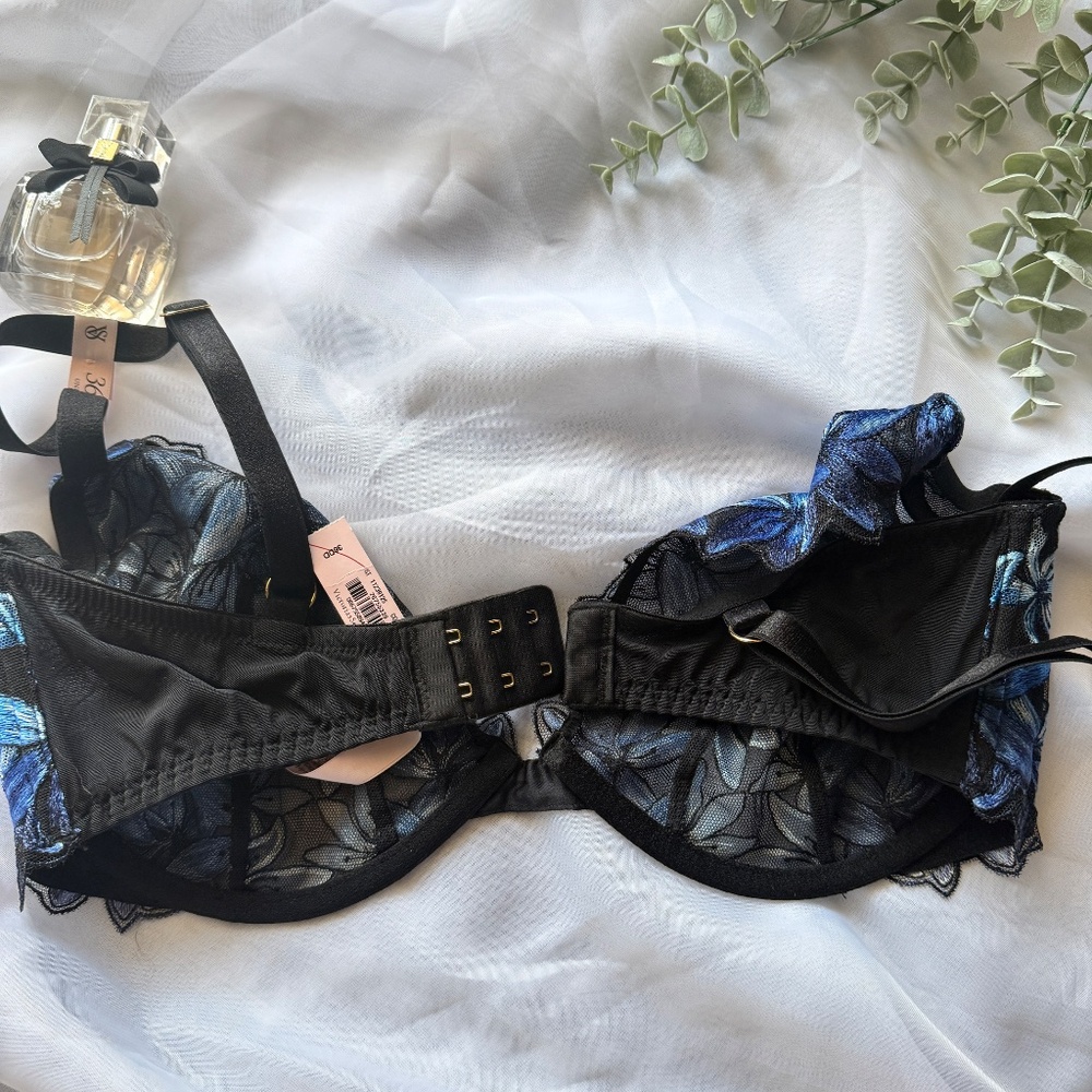 Victoria’s Secret Ziggy Glam Floral Embroidery Demi Bra | 36DD | Low Cut | NWT - Picture 6 of 7